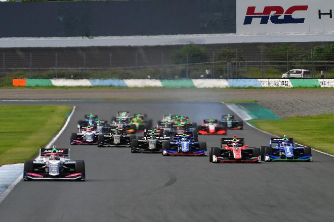 モビリティリゾートもてぎで開催された2022年の全日本スーパーフォーミュラ選手権第8戦の様子