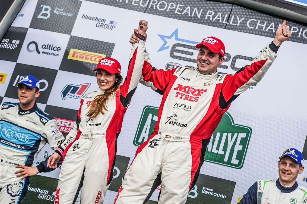 2022年ERCヨーロッパ・ラリー選手権で、今季序盤からシリーズを牽引してきたTeam MRF Tyresのエフレン・ヤレーナ（シュコダ・ファビアRally2 EVO）と、そのコドライバーを務めるサラ・フェルナンデス