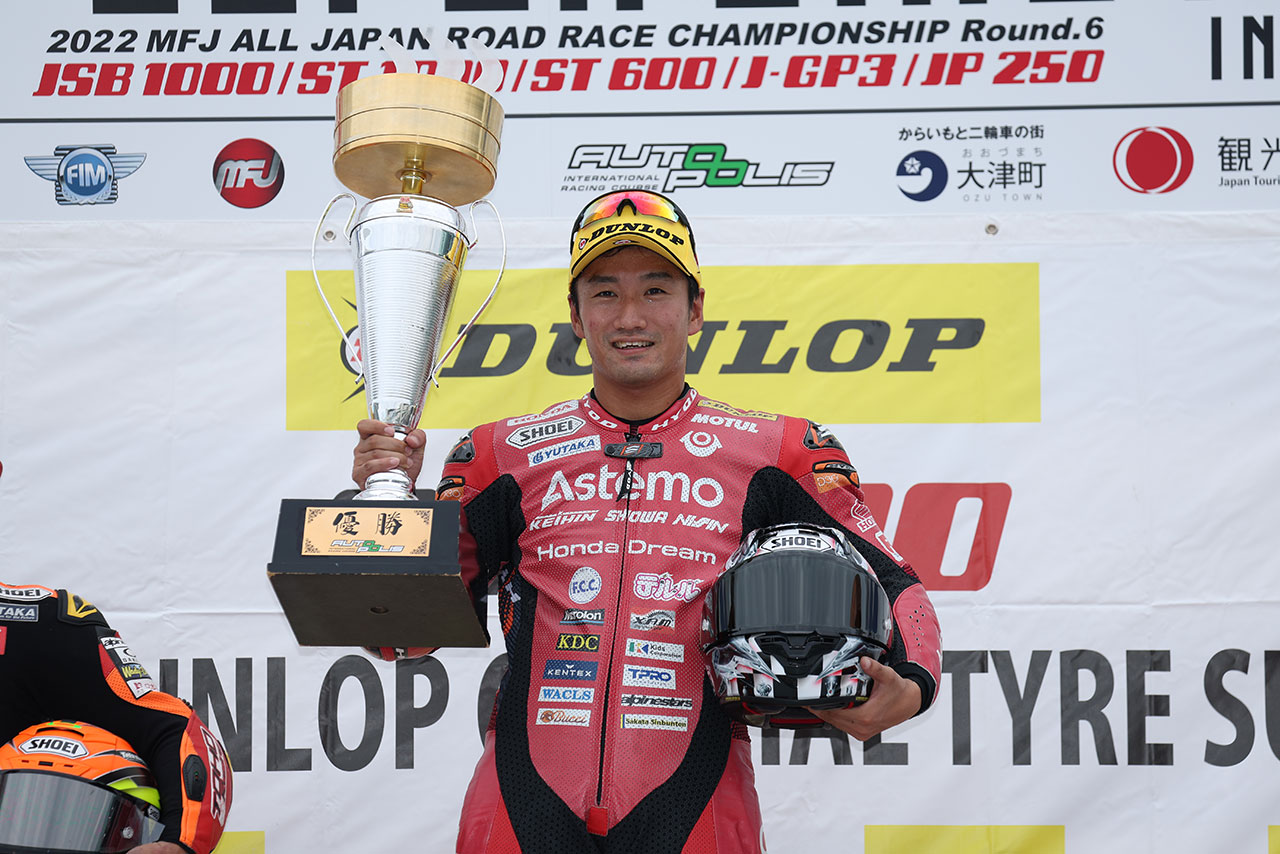優勝した渡辺一馬（Astemo Honda Dream SI Racing）／2022全日本ロード第6戦オートポリス ST1000 レース1