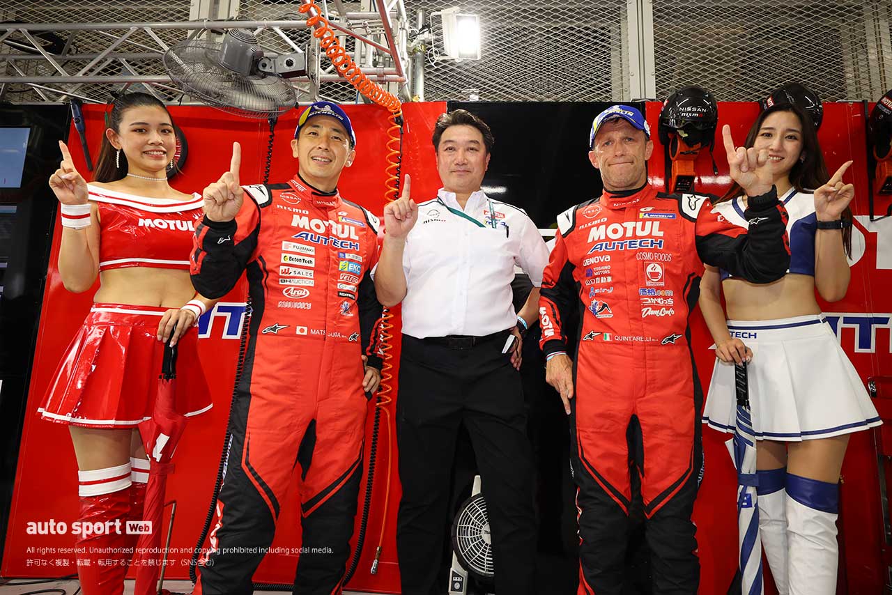 2022スーパーGT第5戦鈴鹿　GT500クラスのポールポジションを獲得した松田次生／中島健監督／ロニー・クインタレッリ（MOTUL AUTECH Z）