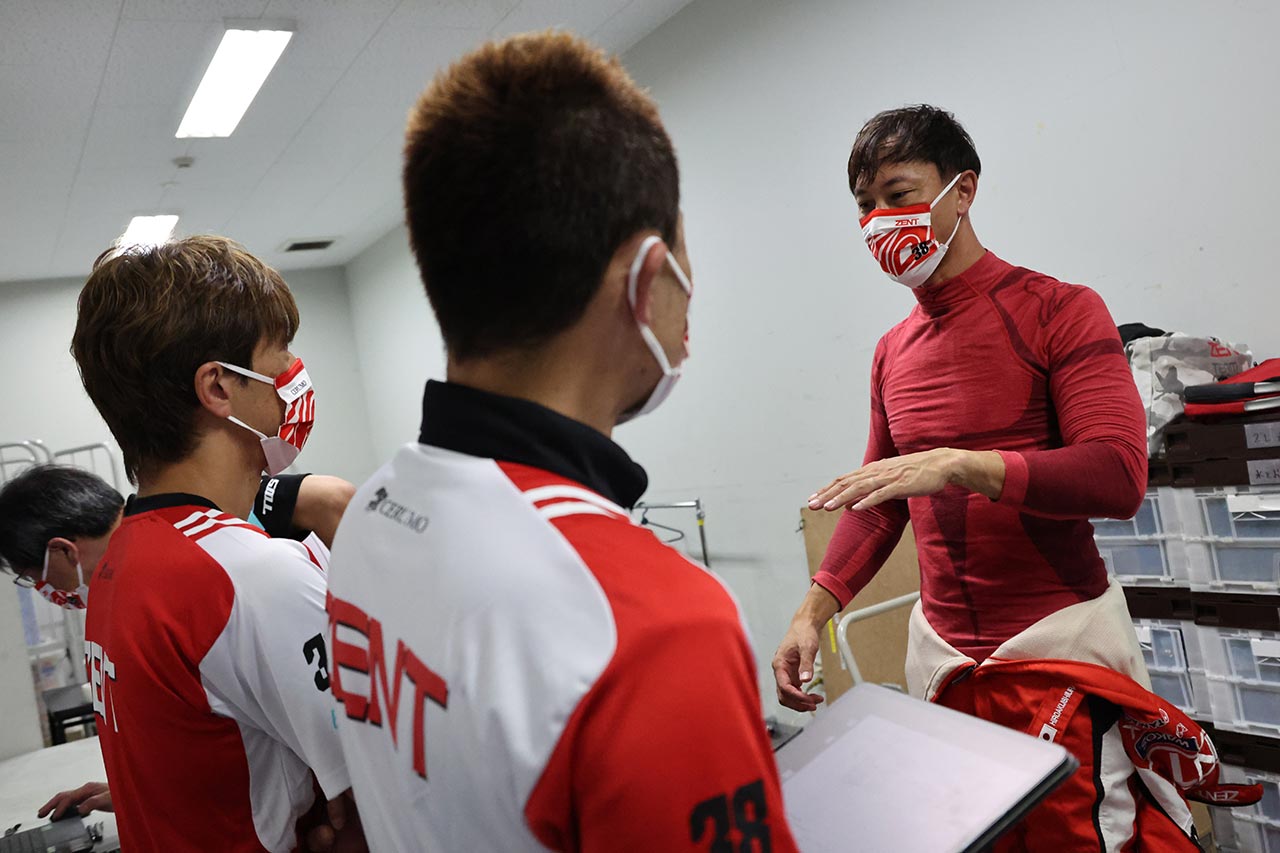 2022スーパーGT第5戦鈴鹿　立川祐路と石浦宏明（ZENT CERUMO GR Supra）