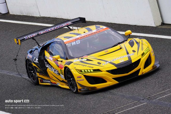 2022スーパーGT第5戦鈴鹿　ウォームアップでスローダウンを喫したUPGARAGE NSX GT3（小林崇志／太田格之進）