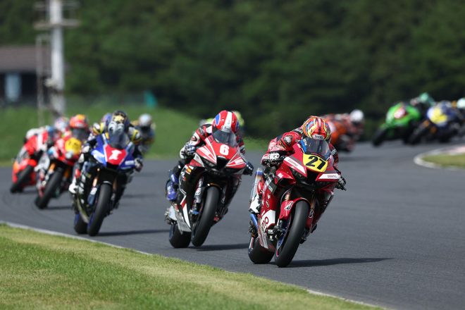首位を走る作本輝介（AstemoHondaDreamSIRacing）／2022全日本ロード第6戦オートポリス JSB1000 決勝