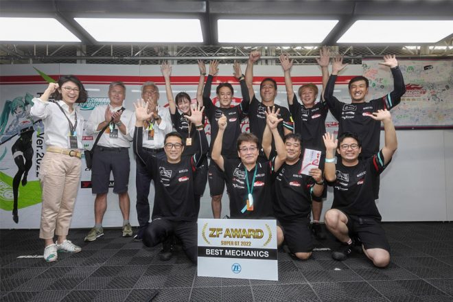 スーパーGT第5戦鈴鹿のZFアワードは前戦の悔しさを晴らしたGOODSMILE RACING & Team UKYOが受賞した。
