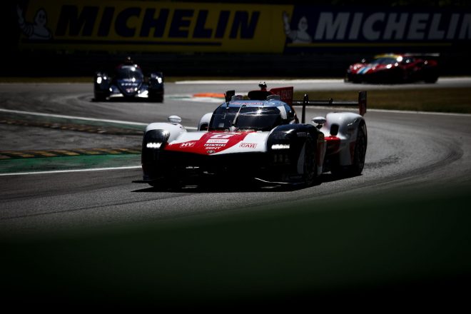 ル・マン24時間で優勝した8号車トヨタGR010ハイブリッド（セバスチャン・ブエミ／ブレンドン・ハートレー／平川亮）