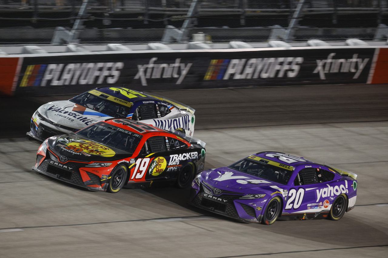 48周のリードラップを刻んだマーティン・トゥルーエクスJr.（ジョー・ギブス・レーシング／トヨタ・カムリ）は、ウォーターポンプのベルトを失ってリタイアに