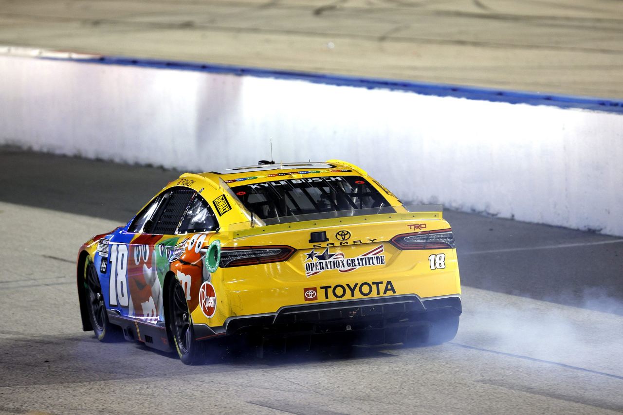 同じくエンジントラブルのカイル・ブッシュ（ジョー・ギブス・レーシング／トヨタ・カムリ）も、貴重なポイントを失う