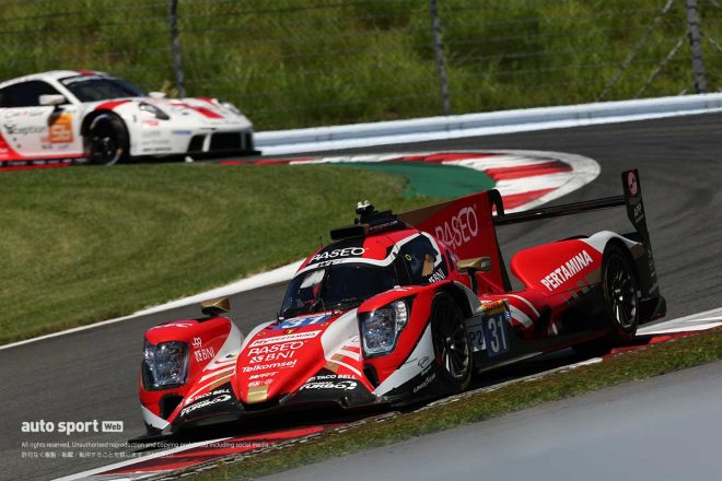 4時間経過時点でLMP2クラスをリードするWRTの31号車オレカ07