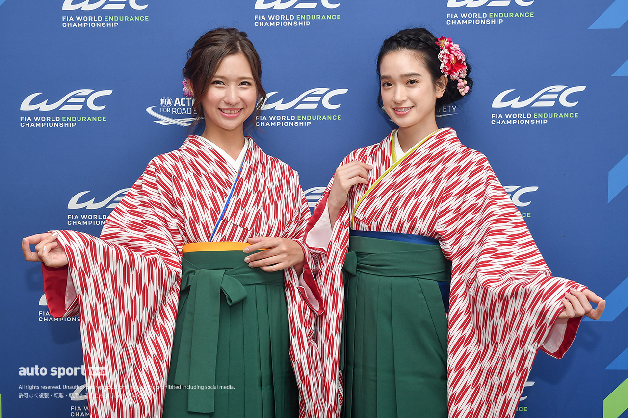 グリッドガールを務めた太田麻美さんと廣川エレナさん