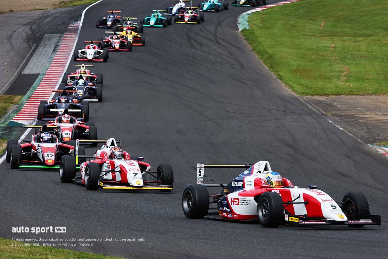 2022年FIA-F4選手権第9戦SUGO オープニングラップのターン4