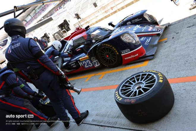 レース中、ピット作業では“念のため”毎回タイヤが準備されるが、交換作業はされないことも多い。1セットのタイヤで何スティントも連続走行ができるからだ。