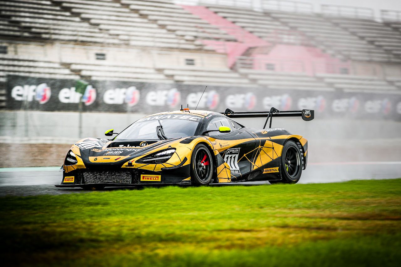 111号車マクラーレン7s Gt3 Jpモータースポーツ Wrtペアがスプリントカップ3連覇 雨のレース2では劇的な逆転勝利も Gtwcヨーロッパ第9戦の画像 写真 6 Autosport Web 111号車マクラーレン7s Gt3 Jpモータースポーツ Wrtペアがスプリントカップ3連覇 雨のレース2では劇的な逆転勝利も Gtwcヨーロッパ第9戦の画像 写真 6 Autosport Web