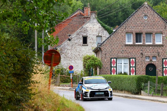 ラリー最終日、パワーステージ（SS20）の直前にもデモランを行ったトヨタGRヤリスH2コンセプト　2022年WRC第9戦イープル・ラリー・ベルギー