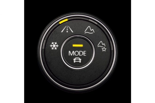 4モーションアクティブコントロールやヒルディセントアシストに加え、ドライビングプロファイル機能も備える