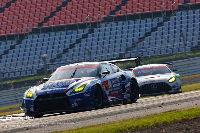 5番手のリアライズ日産メカニックチャレンジ GT-Rを追うグッドスマイル 初音ミク AMGの谷口信輝