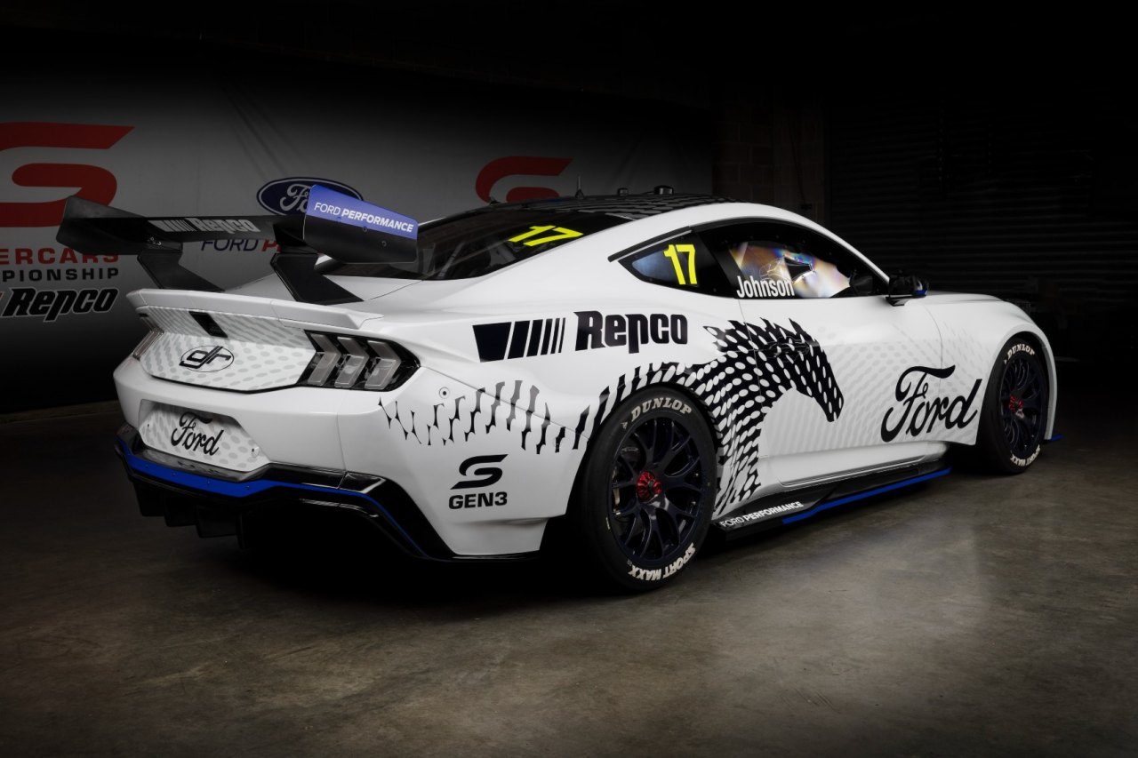 新型“Gen3”フォード・マスタング初公開。各陣営『バサースト1000』向け特別リバリーを披露/RSC | autosport web
