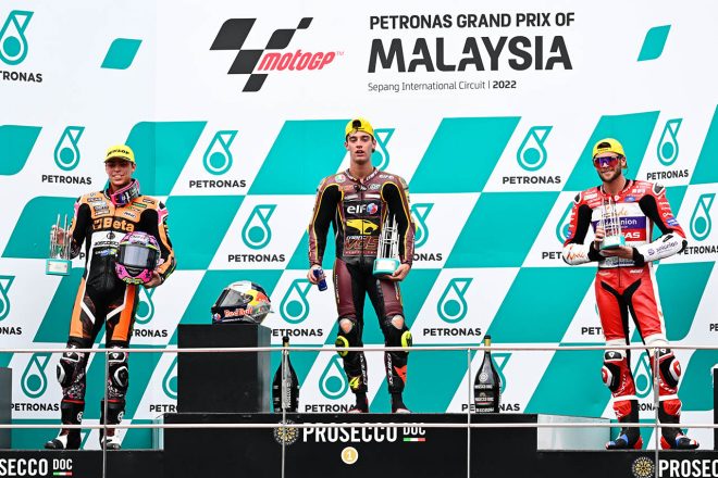 Moto2：表彰台を獲得したトニー・アルボリーノ（ELF Marc VDS Racing Team）、アロンソ・ロペス（Beta Tools Speed Up）、ジェイク・ディクソン（Inde GASGAS Aspar Team）／2022MotoGP第19戦マレーシアGP