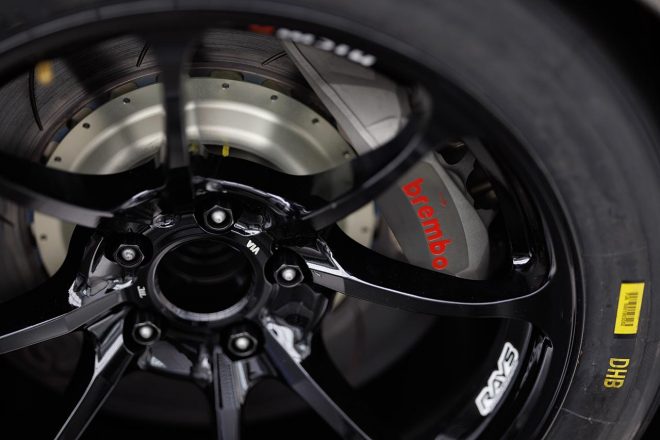ニッサンZ GT4のホイールはレイズ／ニスモ製