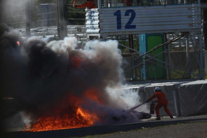 炎上する長谷川聖のマシン／2022全日本ロード第8戦MFJ-GP鈴鹿 ST1000
