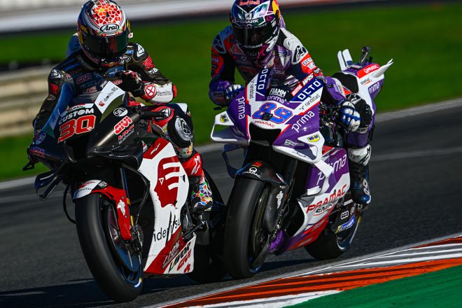 中上貴晶（LCRホンダ・イデミツ）とホルヘ・マルティン（プリマ・プラマック・レーシング）／2022MotoGP第20戦バレンシアGP