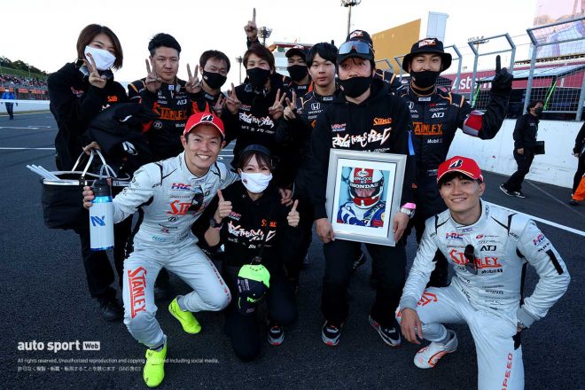 2022スーパーGT第8戦もてぎのJ SPORTSベストパフォーマンス賞を獲得したTEAM KUNIMITSU