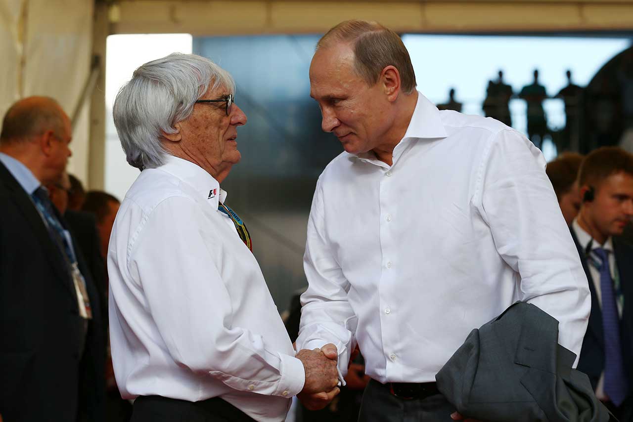 2014年F1第16戦ロシアGPを訪れたウラジーミル・プーチン大統領と当時のFOM会長バーニー・エクレストン
