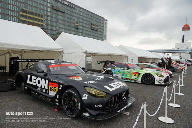 デモランに向けて準備が進むスーパーGT GT300車両（一部車両は展示のみ）