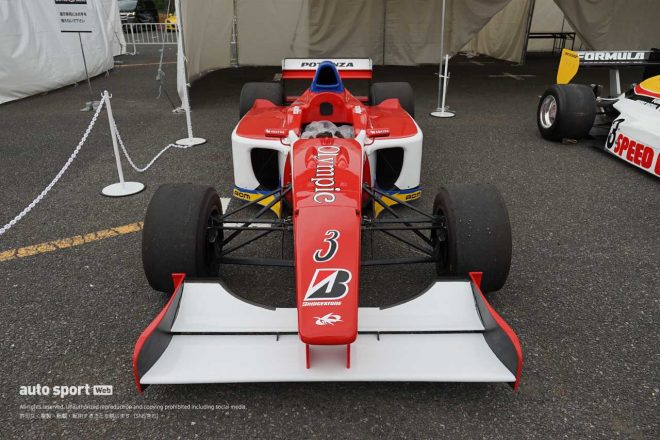 2003年フォーミュラ・ニッポンで立川祐路がステアリングを握ったローラB351（Olympic KONDO Racing Team）