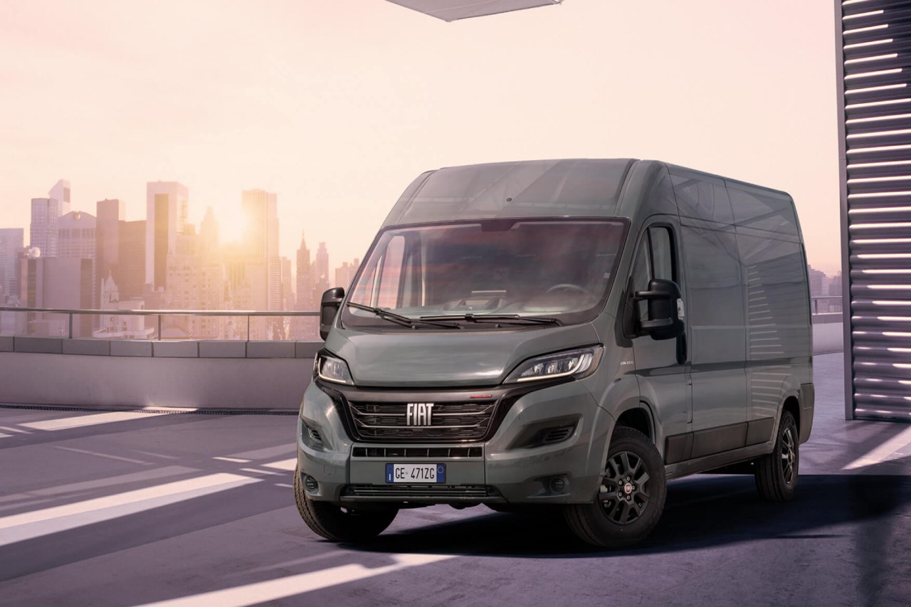 新たにFCAジャパン／グループPSAジャパンの正規ディーラー網や、車両架装を専門とする法人など、デュカト専用の販売ネットワークが構築された