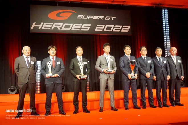 2022年SUPER GT HEROES　FIA-F4の表彰式