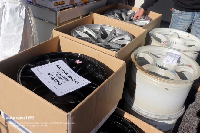 GT500車両用のレーシングホイール