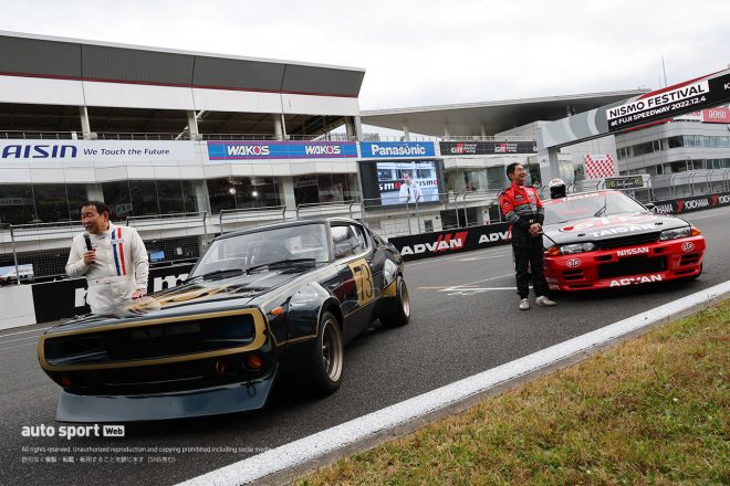高橋国光さんが日産時代にドライブしたマシンと長谷見昌弘（左）と土屋圭一（右）
