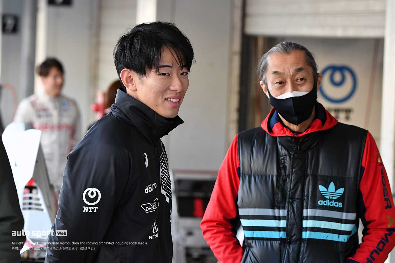 DANDELION RACINGからテストに参加する太田格之進と、村岡潔チームプリンシパル