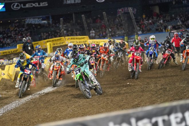 全米選手権AMAスーパークロスではの全ての階級でシリーズチャンピオンを獲得し13年連続全階級制覇と記録を更新