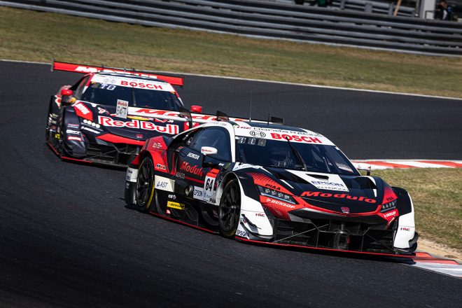 2022年スーパーGT GT500クラスに参戦したModulo NSX-GTとRed Bull MOTUL MUGEN NSX-GT