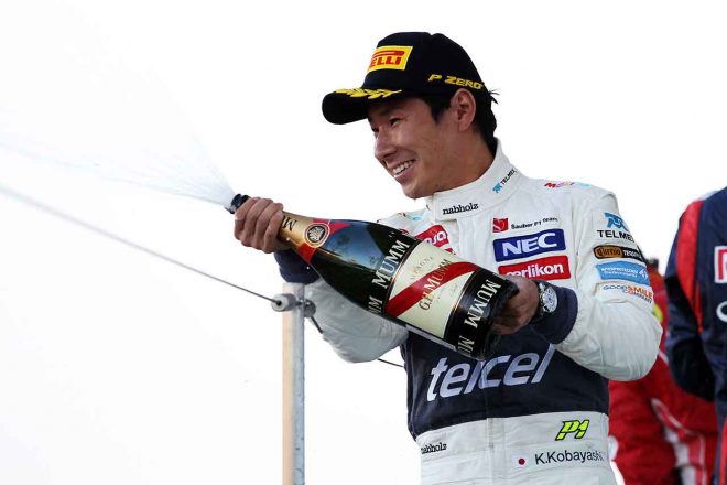 2012年のF1日本GPで3位表彰台に上がった小林可夢偉