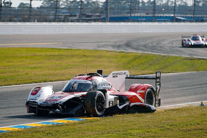 予選でクラッシュを喫した6号車ポルシェ963