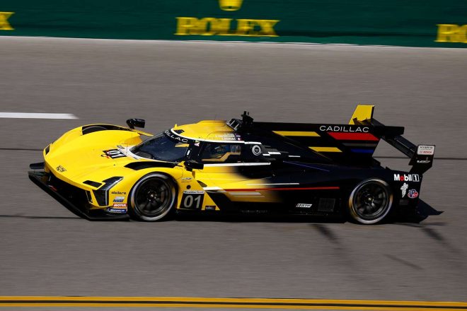 ＃01　キャデラック・レーシング／キャデラックV-LMDh セバスチャン・ブルデー／ランガー・バン・デル・ザンデ／スコット・ディクソン
