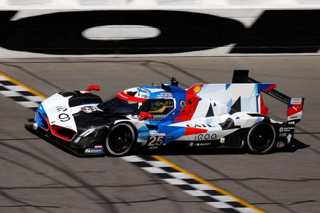 ＃25　BMW MチームRLL／BMW MハイブリッドV8 コナー・デ・フィリッピ／ニック・イェロリー／シェルドン・ファン・デル・リンデ／コルトン・ハータ