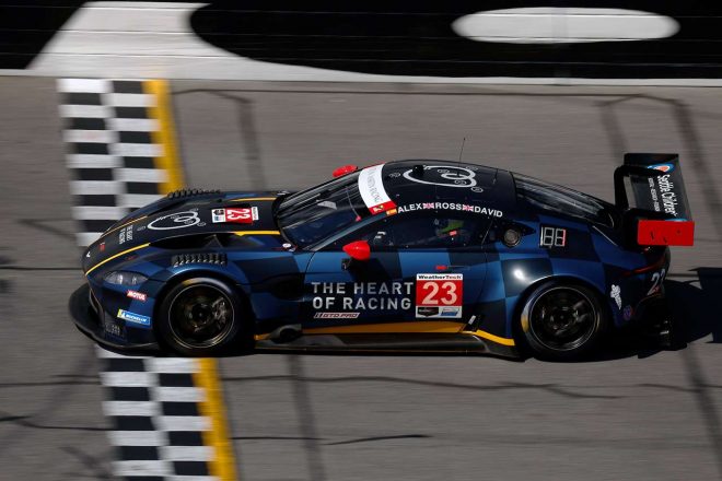 ＃23　ハート・オブ・レーシングチーム／アストンマーティン・バンテージGT3 ロス・ガン／アレックス・リベラス／デビッド・ピタード
