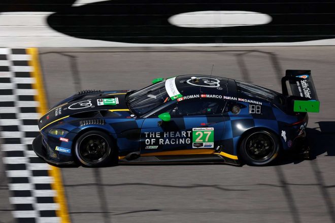 ＃27　ハート・オブ・レーシングチーム／アストンマーティン・バンテージGT3 ロマン・デ・アンジェリス／マルコ・ソーレンセン／イアン・ジェームス／ダレン・ターナー