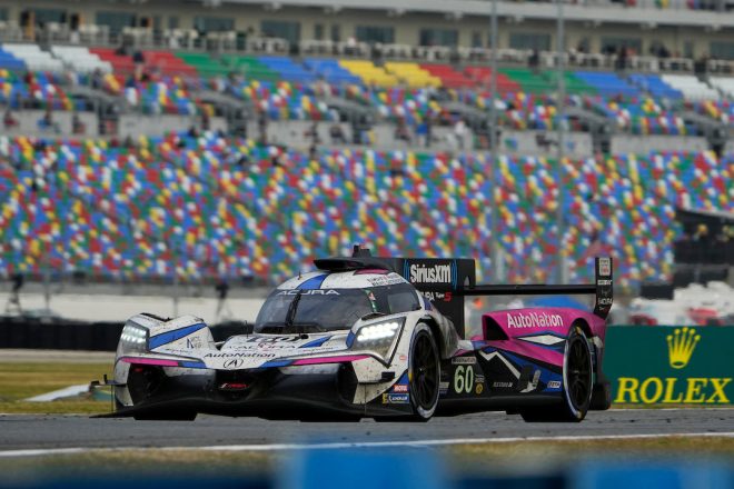 2023年デイトナ24時間レースで優勝した60号車アキュラARX-06（メイヤー・シャンク・レーシングw／カーブ・アガジャニアン）