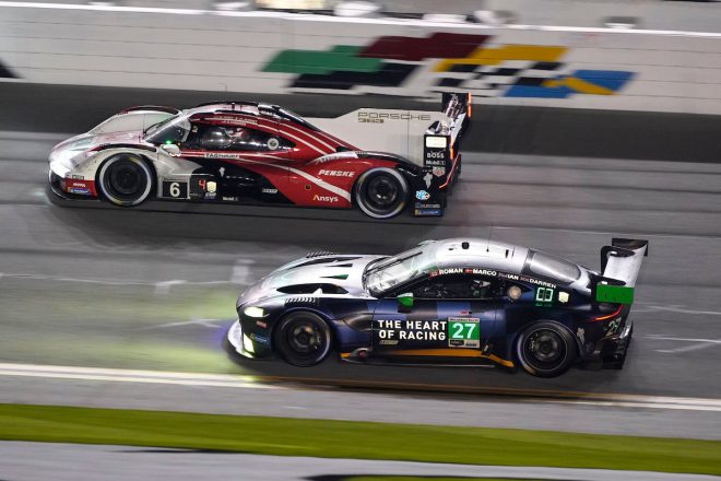 GTDクラスを制したハート・オブ・レーシングチームの27号車アストンマーティン・バンテージGT3