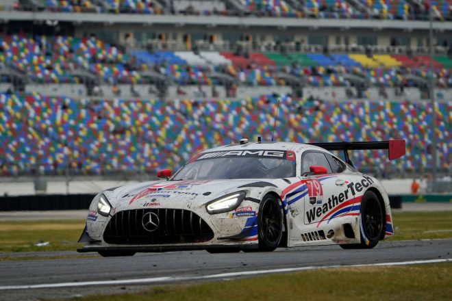 GTDプロクラスの勝者、ウェザーテック・レーシングの79号車メルセデスAMG GT3