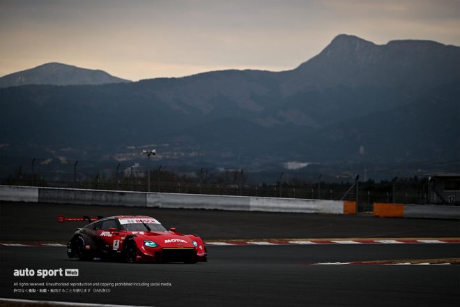 2023年スーパーGT富士メーカーテスト　粉雪舞うなか走るNDDP RACINGの3号車ニッサンZ GT500