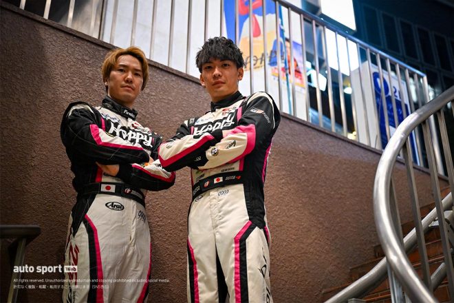 懇親会は赤坂のホッピービバレッジ本社地下のサロンで行われた。サロンへの階段での菅波と野中