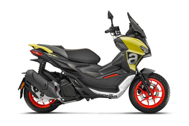 アプリリアSR GT 125（ストリートゴールド）