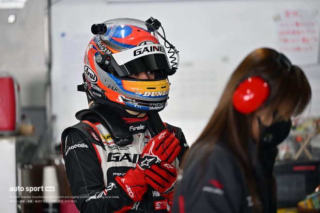 2023年はゲイナーの11号車をドライブする富田竜一郎