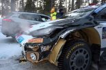 WRC第2戦スウェーデンのSS5でロールを伴うクラッシュを喫し、ダメージを受けたトヨタGRヤリス・ラリー1（勝田貴元／アーロン・ジョンストン組）