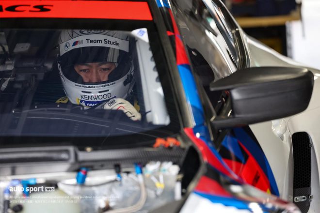 2023スーパーGT富士GTE特別スポーツ走行　M4 GT3のコクピットに座る柳田真孝